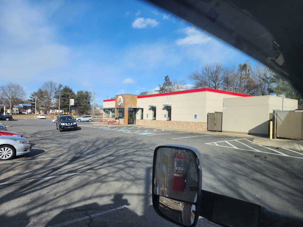 Burger King | 1850 Meriden-Waterbury Turnpike, Plantsville, CT 06467 | Phone: (860) 621-2410