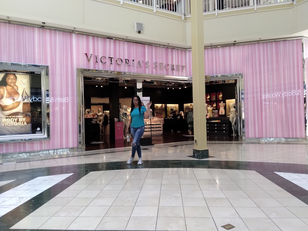 Victorias Secret | Route 22-Mcarthur Road No 251, 250 Lehigh Valley Mall, Whitehall, PA 18052 | Phone: (610) 266-8561