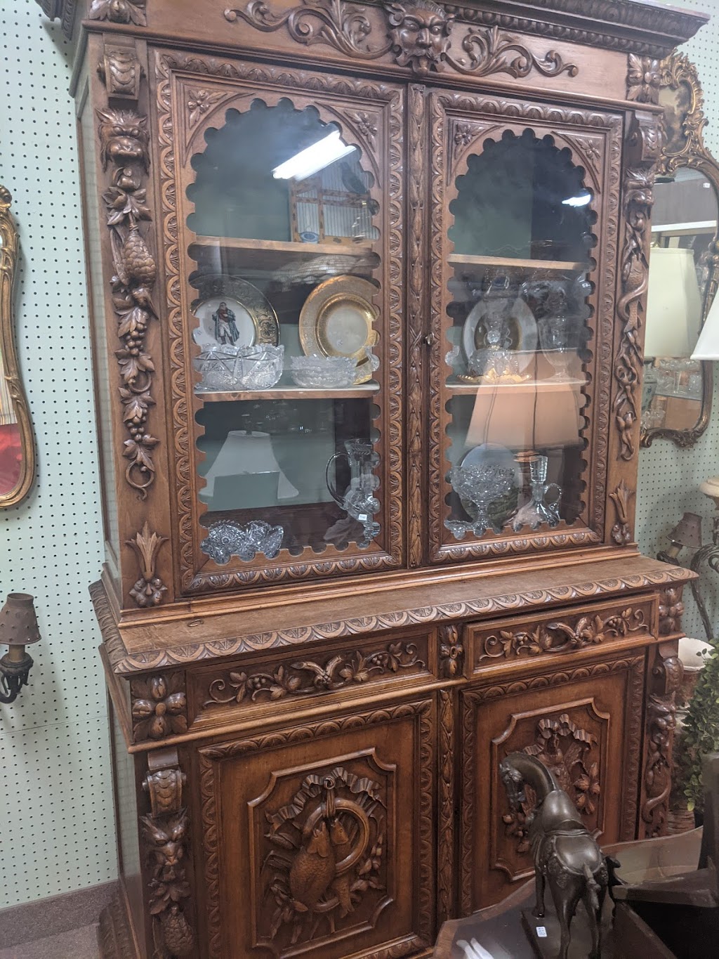 Ardmart Antiques | 1102 Naamans Creek Rd, Garnet Valley, PA 19060 | Phone: (610) 558-4411