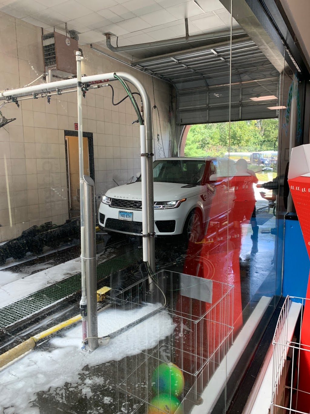 Splash Car Wash | 382 Danbury Rd, Wilton, CT 06897 | Phone: (203) 762-7500