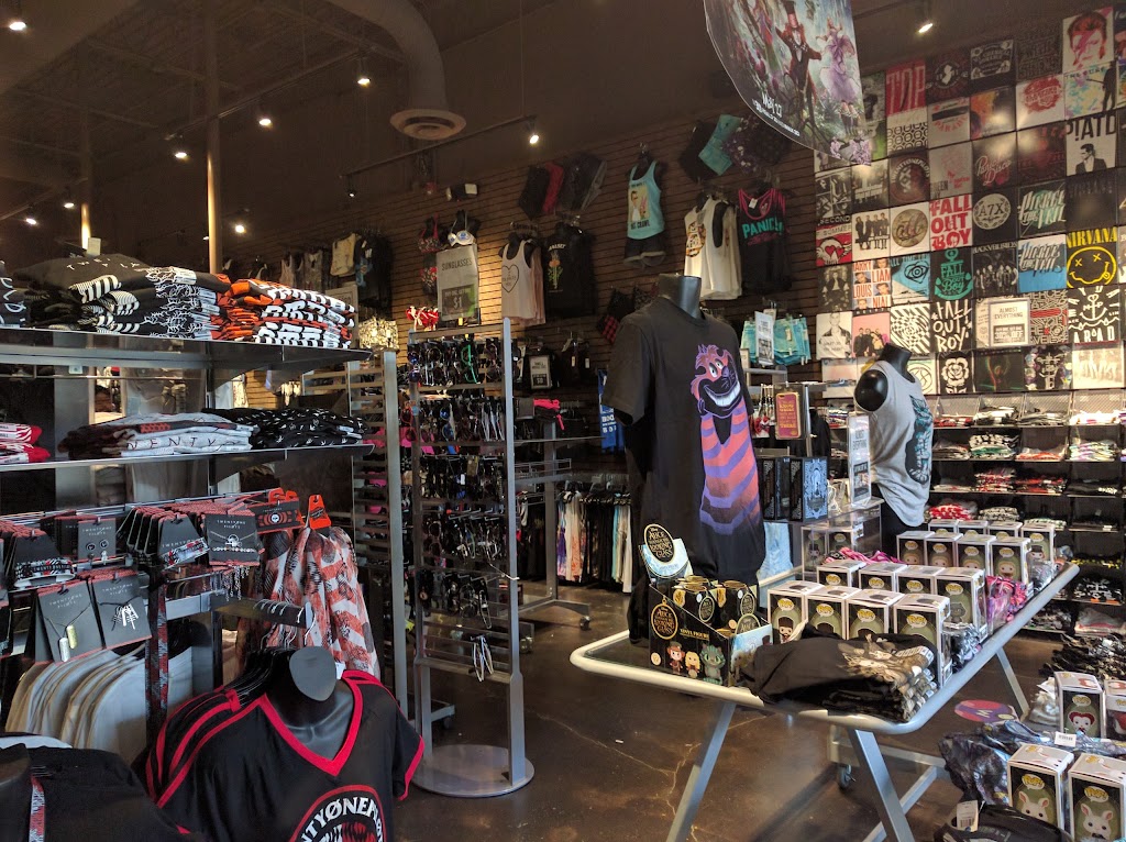 Hot Topic | 150 Quakerbridge Mall #2093, Lawrence Township, NJ 08648 | Phone: (609) 716-1110