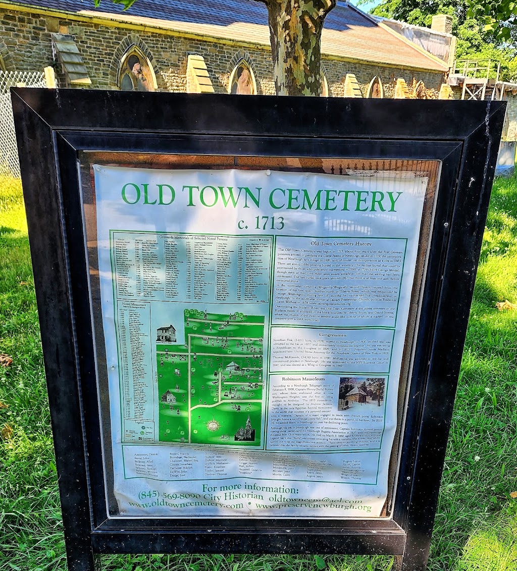 Old Town Cemetery | 215 Grand St, Newburgh, NY 12550 | Phone: (888) 501-7510