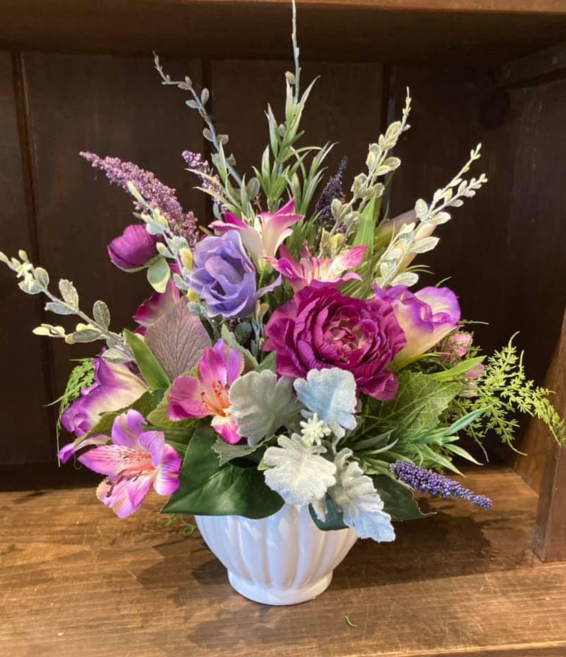 Browns Flowers, Inc. | 163 Main St, Manchester, CT 06042 | Phone: (860) 643-8455