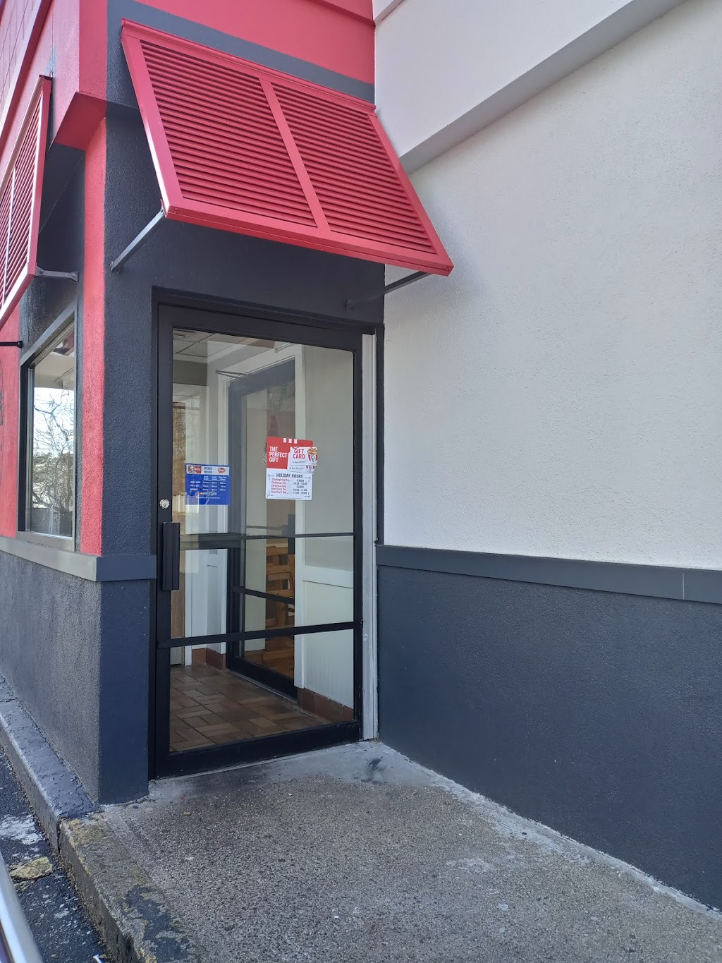 KFC | 150 W Suffolk Ave, Central Islip, NY 11722 | Phone: (631) 582-8643