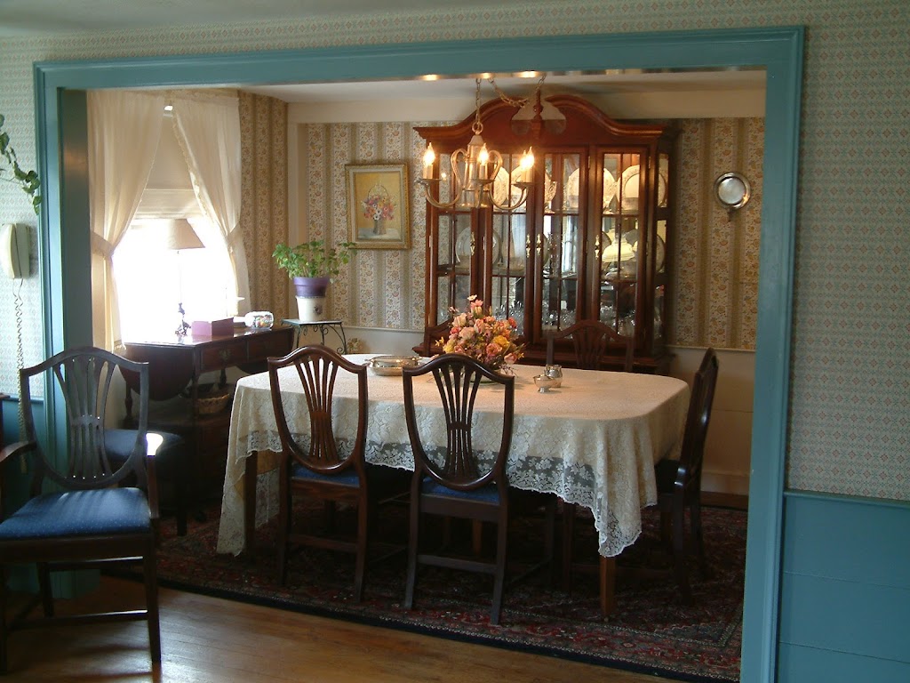 Truman Gillet House B & B | 151 N Granby Rd, Granby, CT 06035 | Phone: (860) 844-1212