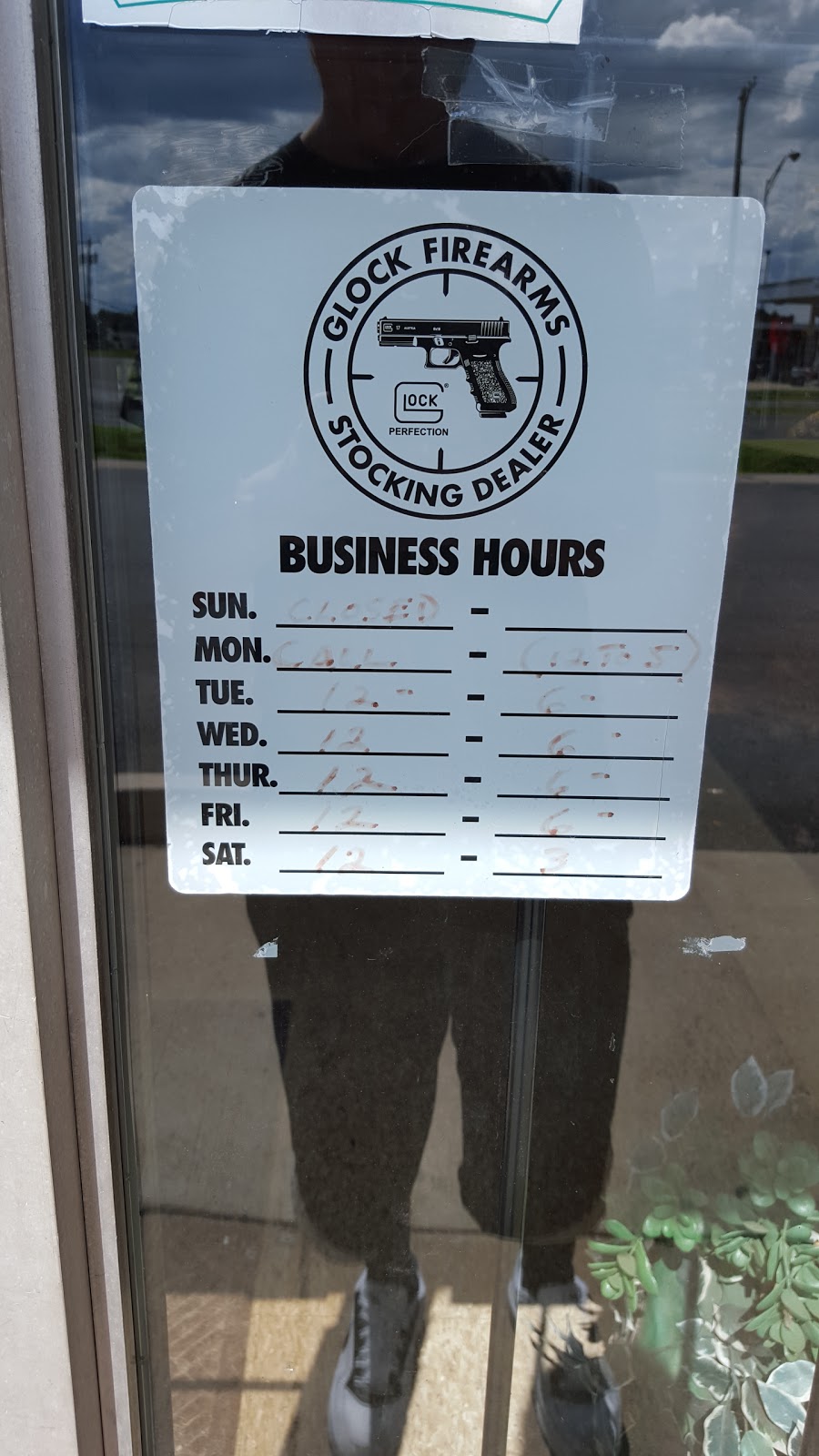 Mikes Gun Shop | 232 Levittown Pkwy, Levittown, PA 19054 | Phone: (215) 946-2621