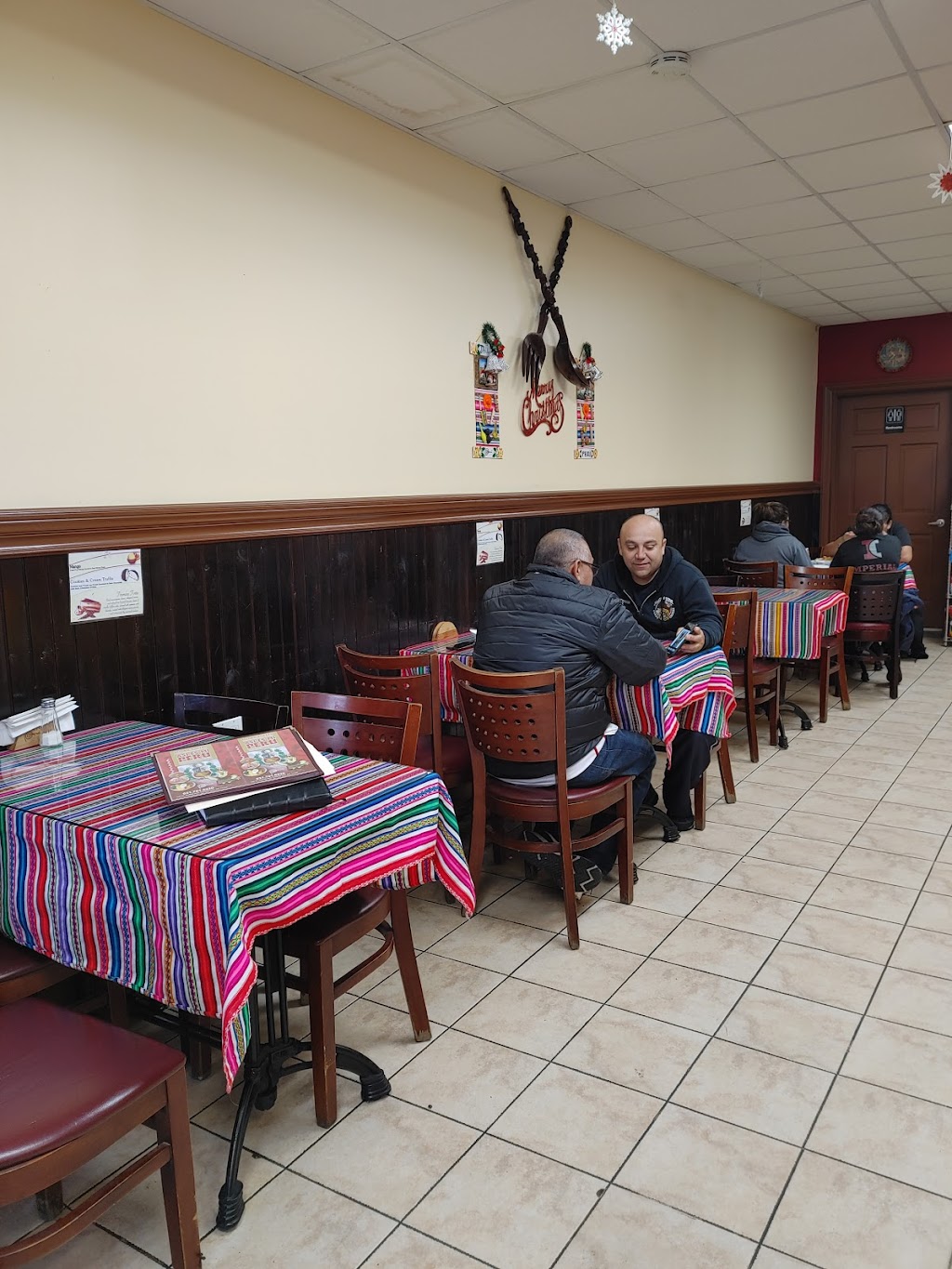 Asi Es Mi Perú | 126 W Suffolk Ave, Central Islip, NY 11722 | Phone: (631) 761-6220