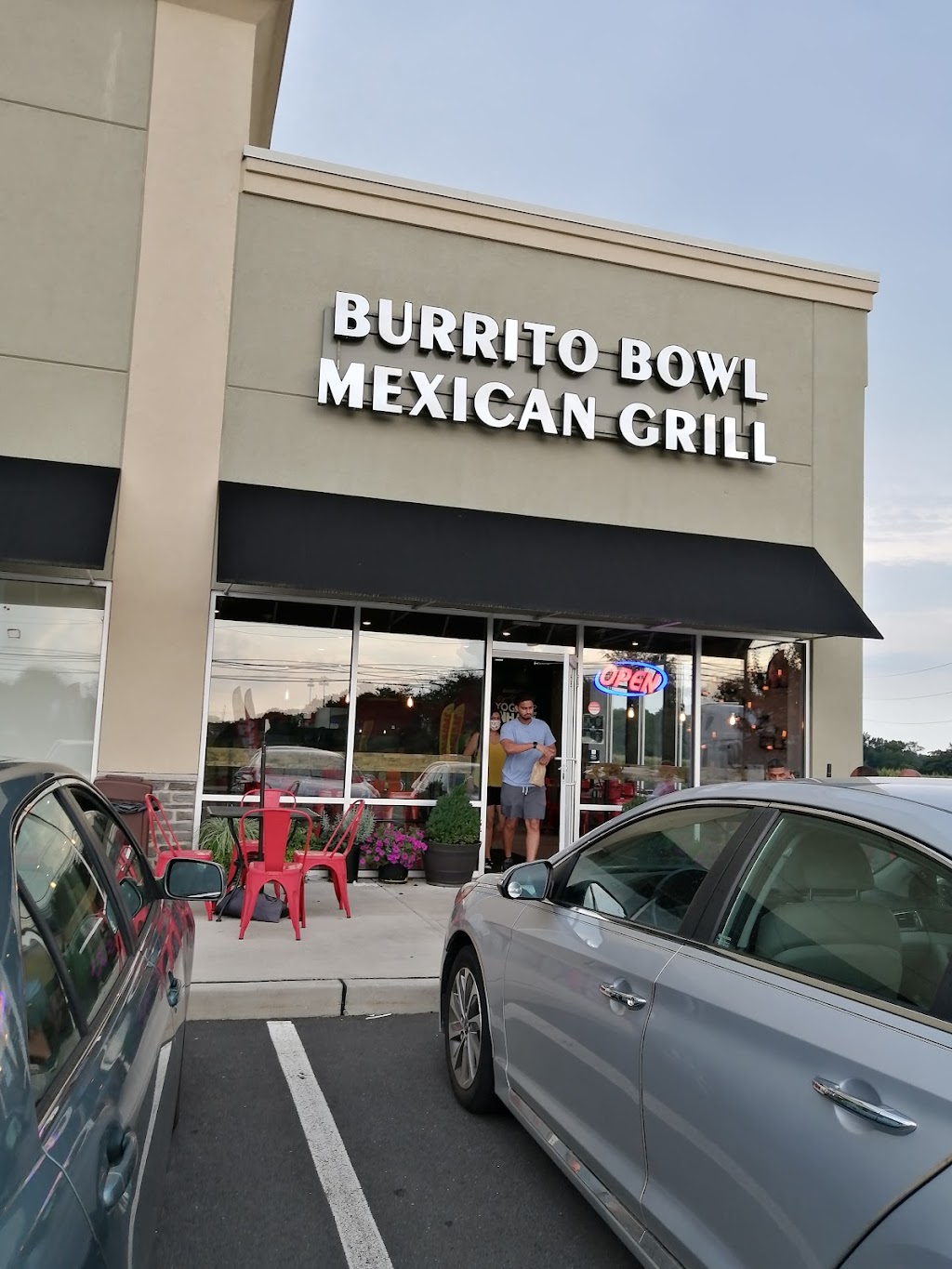 Burrito Bowl Mexican Grill | 866 Cranbury South River Rd Suite 8, South Brunswick Township, NJ 08831 | Phone: (732) 561-2698