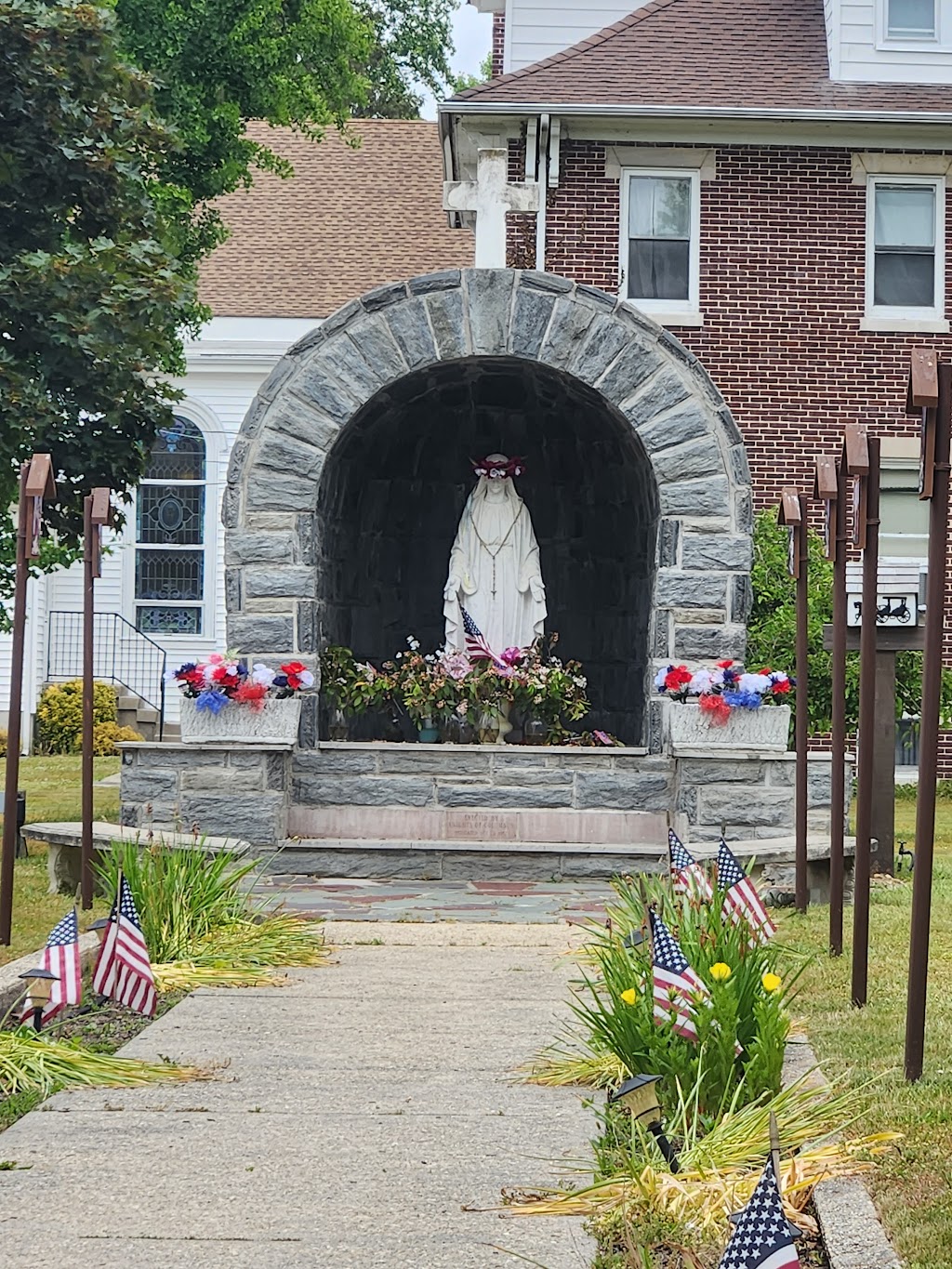 Saint Nicholas Church (Our Lady of Perpetual Help Parish) | 525 St Louis Ave, Egg Harbor City, NJ 08215 | Phone: (609) 652-0008