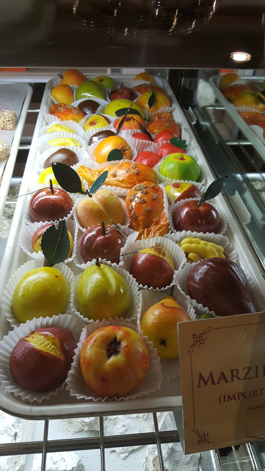 Mozzicato DePasquale Bakery and Pastry Shop | 125 New Britain Ave, Plainville, CT 06062 | Phone: (860) 793-2253