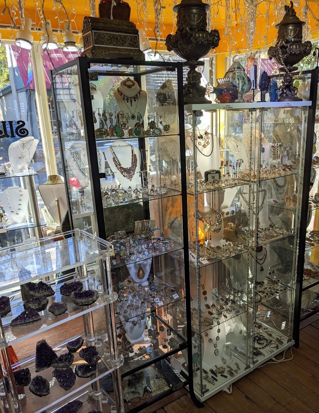Exquisite Earth | 126 S Main St, New Hope, PA 18938 | Phone: (215) 862-2130