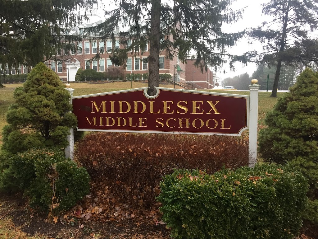 Middlesex Middle School | 204 Hollow Tree Ridge Rd, Darien, CT 06820 | Phone: (203) 655-2518