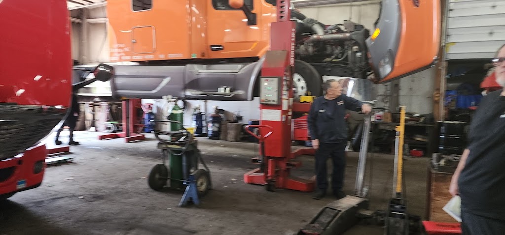 Nuway Truck and Trailer Repair LLC | 784 Bound Line Rd, Wolcott, CT 06716 | Phone: (203) 879-6599