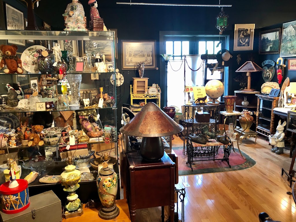 Tannersville Antiques And Artisan Center | 6045 Main St, Tannersville, NY 12485 | Phone: (518) 589-5600