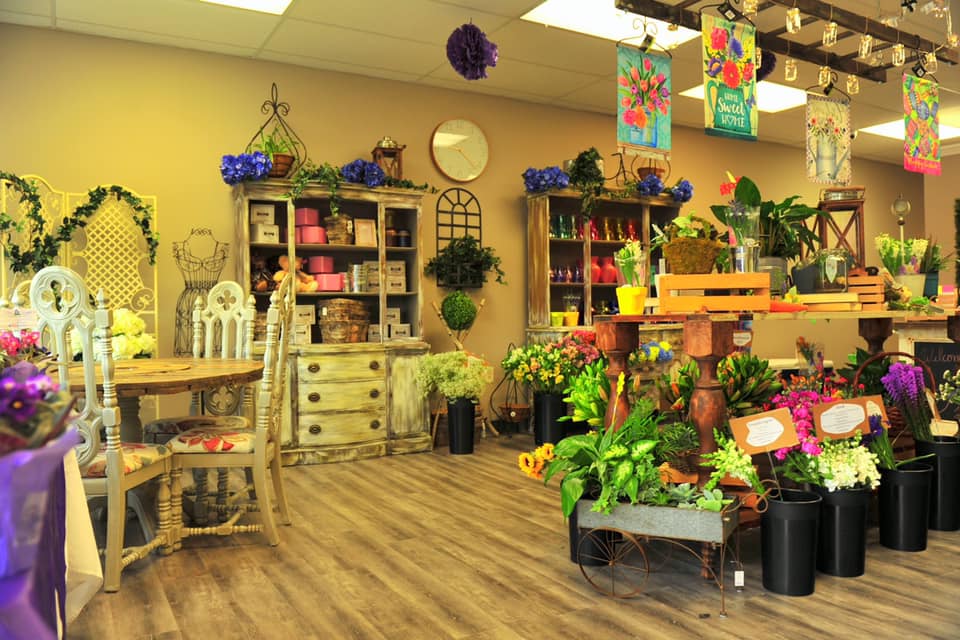 Blue Violet Flowers and Gifts | 302 White Horse Pike b7, Atco, NJ 08004 | Phone: (856) 336-2548
