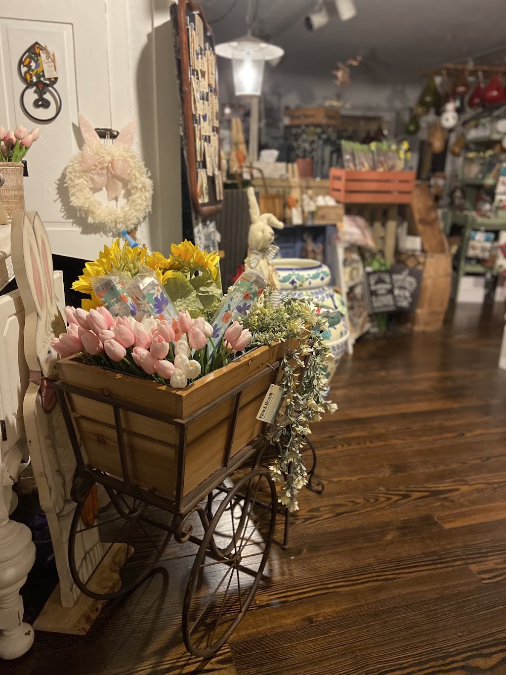 Feathered Nest Gifts and Garden Accents | 3002 US-9, Ocean View, NJ 08230 | Phone: (609) 408-7355