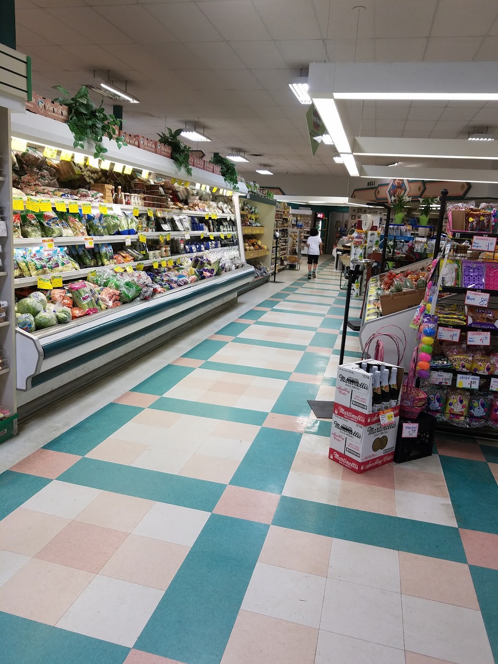 Hillsdale Supermarket | 2628 NY-23, Hillsdale, NY 12529 | Phone: (518) 325-4341