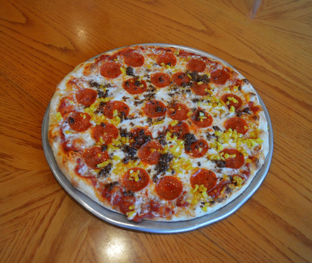 Francos Pizza & Pasta | 228 S Main St, Newtown, CT 06470 | Phone: (203) 270-3548