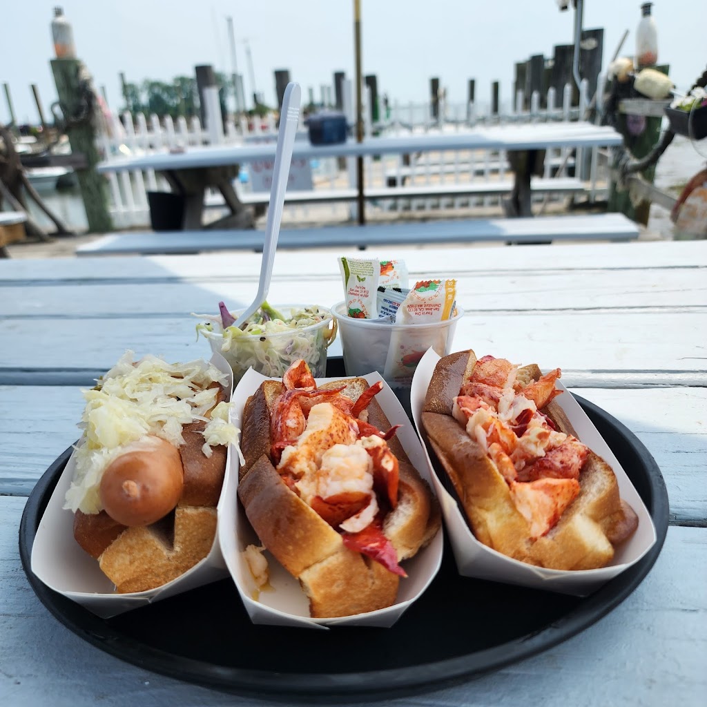 Guilford Lobster Pound | 505 Old Whitfield St #3443, Guilford, CT 06437 | Phone: (203) 453-6122
