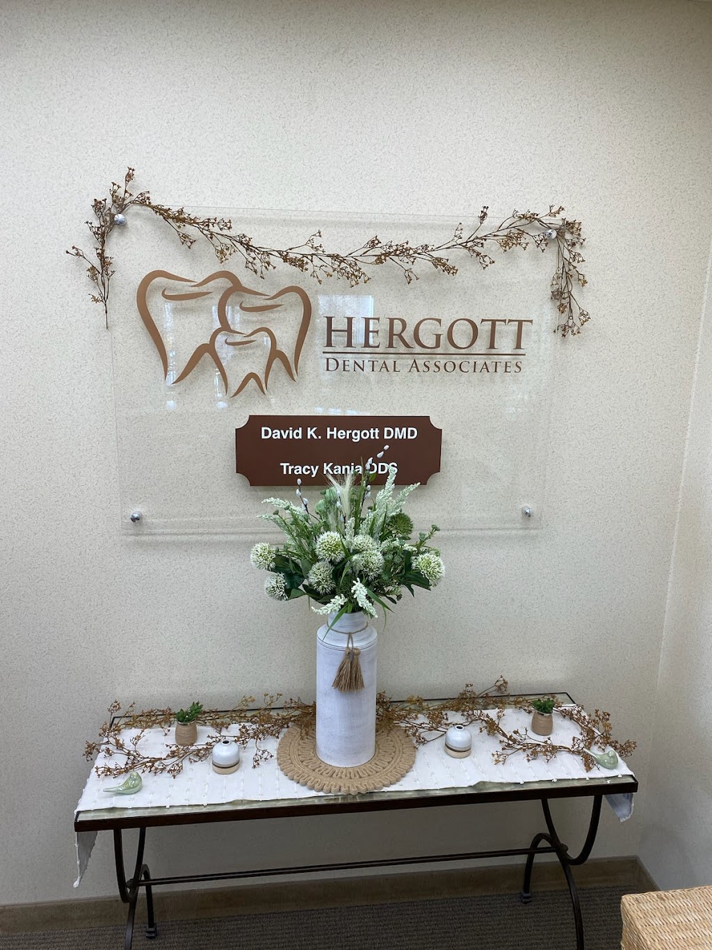 Hergott Dental Associates | 166 S Broad St, Meriden, CT 06450 | Phone: (203) 235-3738