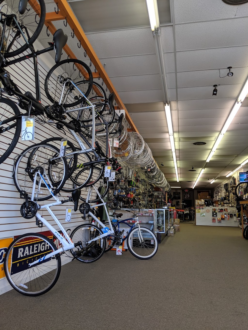 Tonys Bicycle Skatesboard Shp | 1612 S Governors Ave, Dover, DE 19904 | Phone: (302) 674-0477