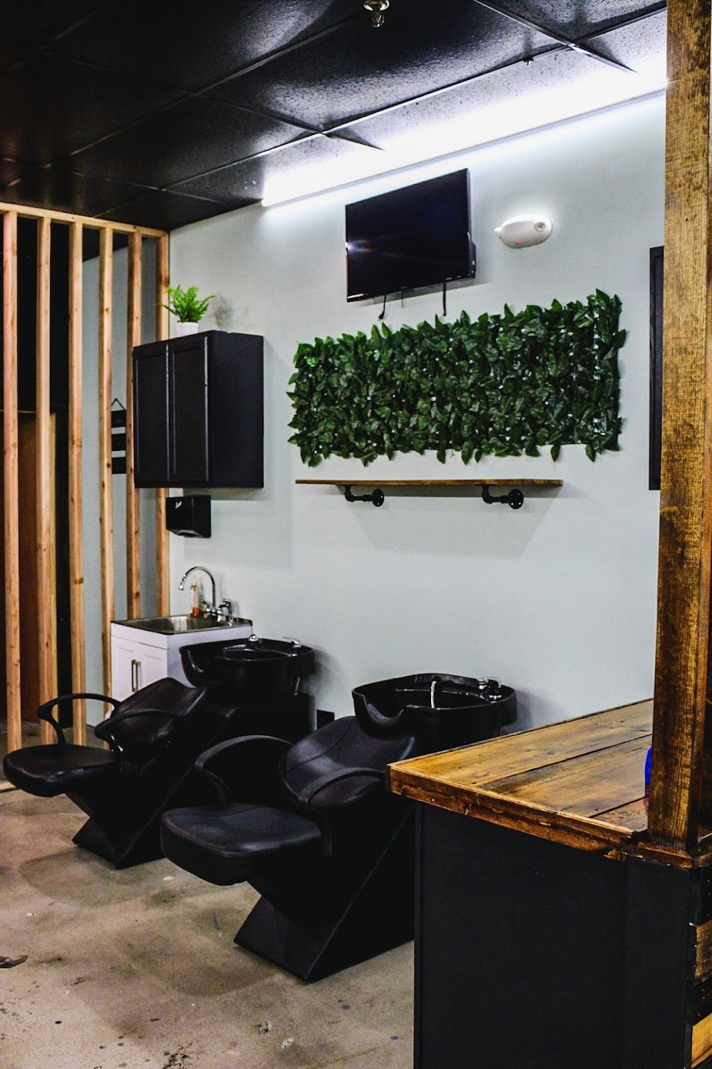 Lexis Hair Cut LLC | 45 Frontage Rd, East Haven, CT 06512 | Phone: (203) 553-5394