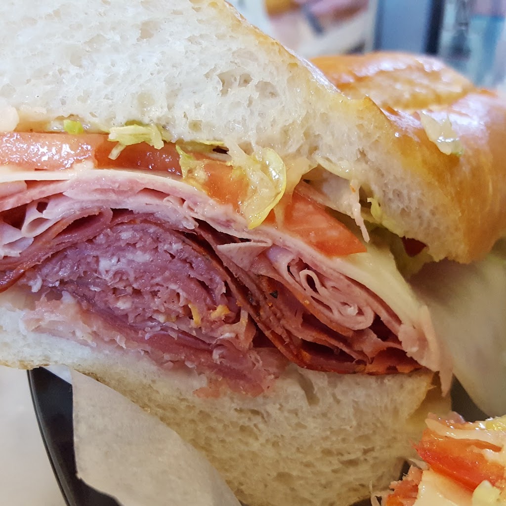 Alfredos Deli | 168 Water St #5325, Torrington, CT 06790 | Phone: (860) 482-1888