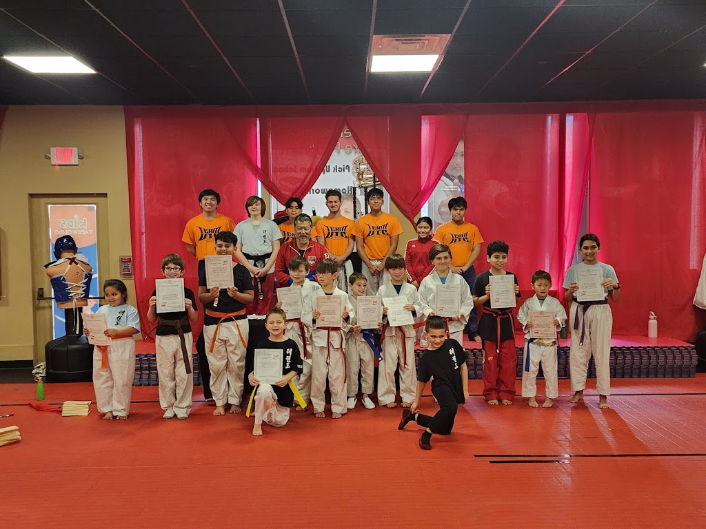 Ultimate Taekwondo martial arts | 2771 Middle Country Rd, Lake Grove, NY 11755 | Phone: (631) 707-4221