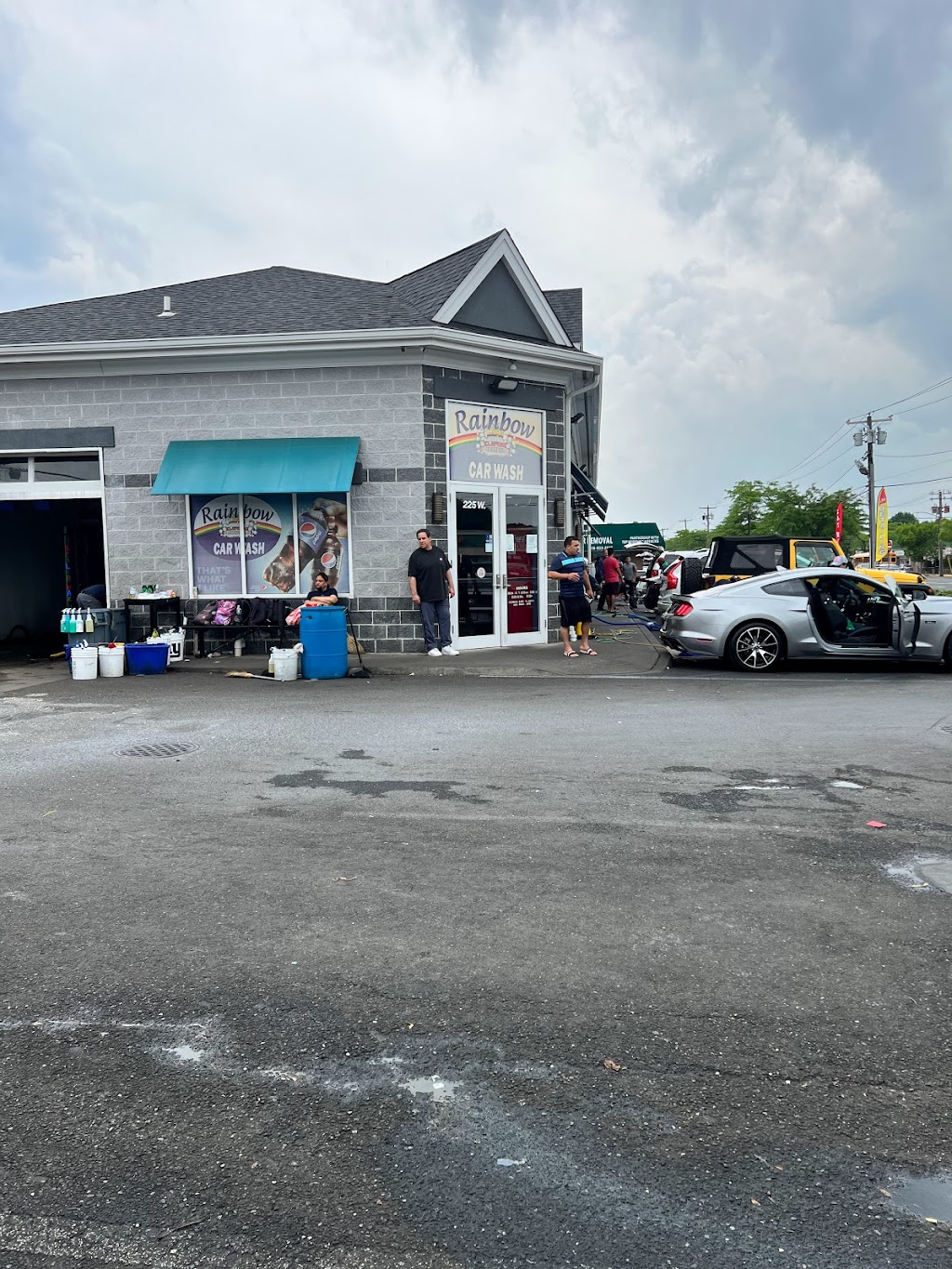 Rainbow Car Wash | 225 W Old Country Rd, Hicksville, NY 11801 | Phone: (516) 595-7217