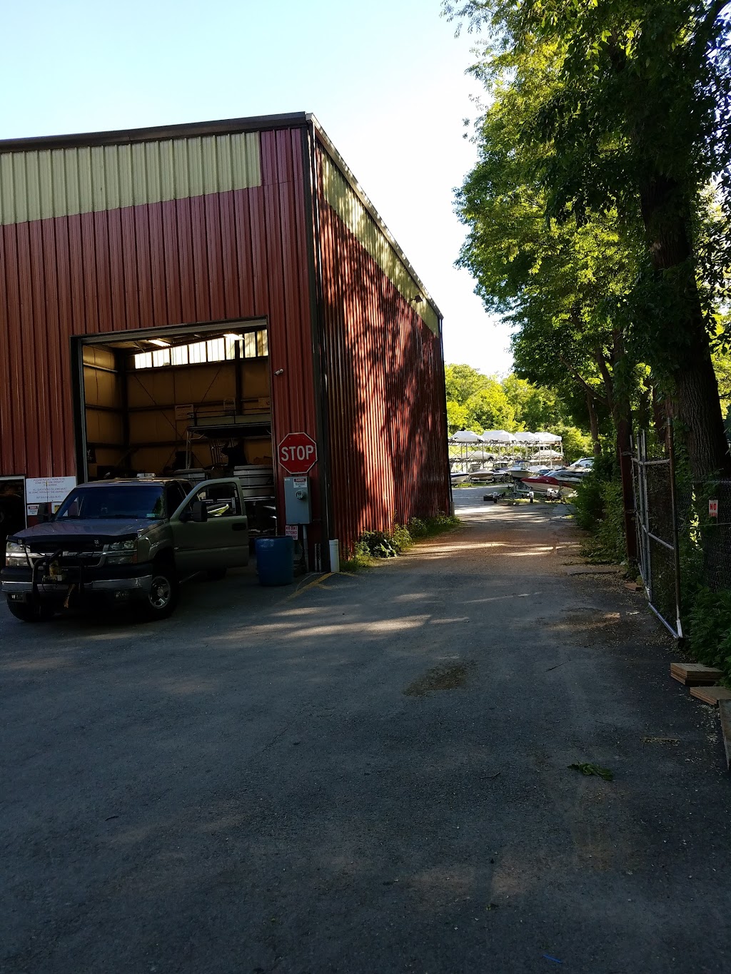 Mahopac Marine Shop Parkinglot | 177 Bucks Hollow Rd, Mahopac, NY 10541 | Phone: (845) 628-6550