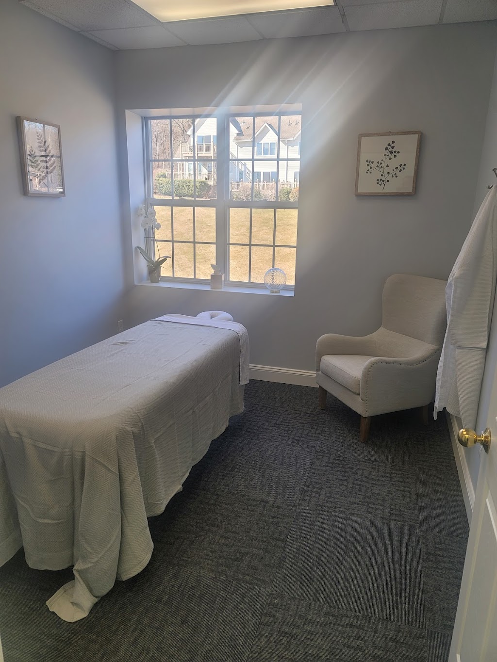 Walkers Touch Massage (Sonia Walker CMLDT, MT) | 101 Town Center Dr Suite 117, Warren, NJ 07059 | Phone: (908) 433-6383