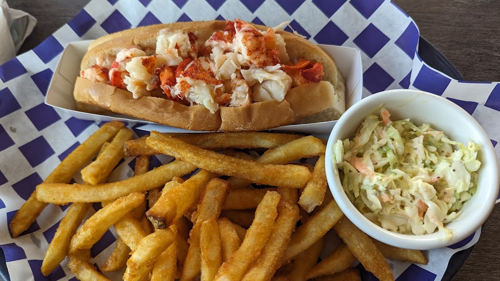 Lobster Shack | 3 Cosey Beach Ave, East Haven, CT 06512 | Phone: (203) 483-8414
