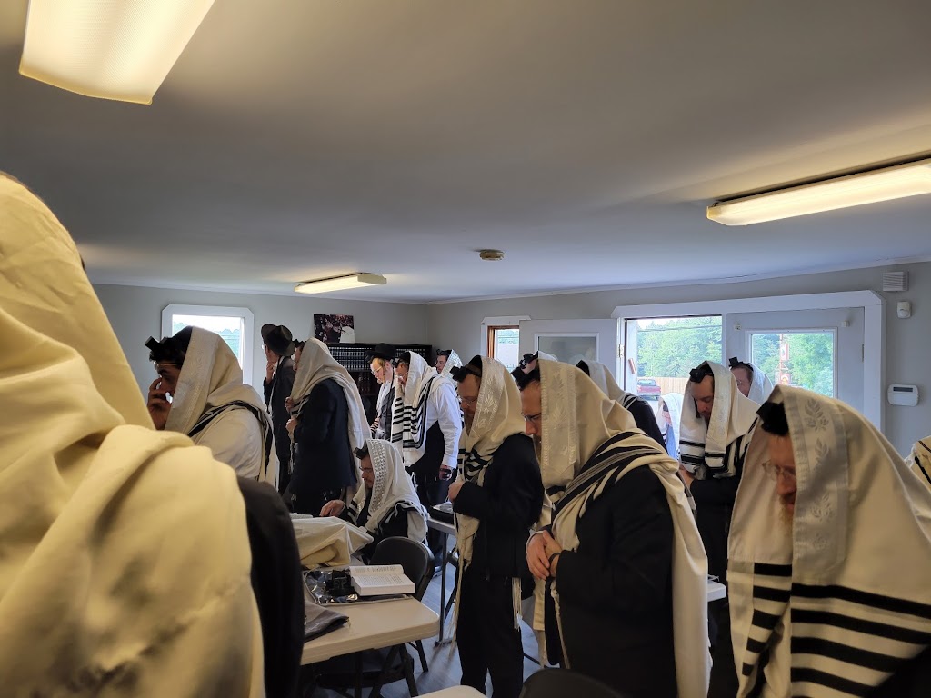 Chabad Lubavitch of the Poconos | 997 PA-940, Pocono Lake, PA 18347 | Phone: (570) 589-0226