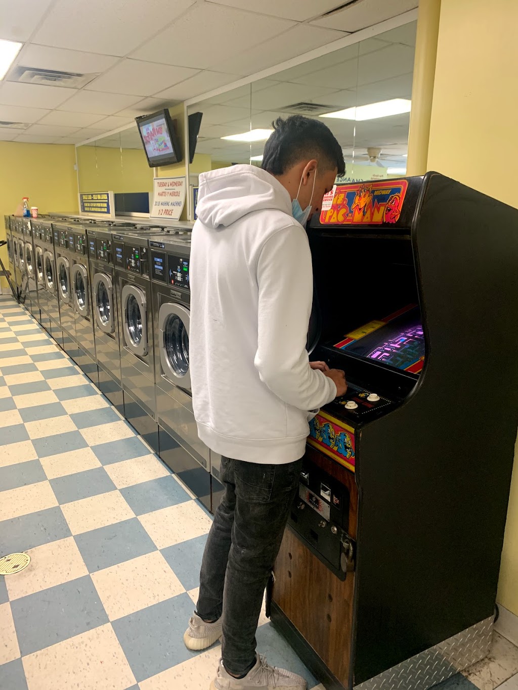 Bank Street Laundromat | 382 Bank St, Bridgeton, NJ 08302 | Phone: (856) 455-8050