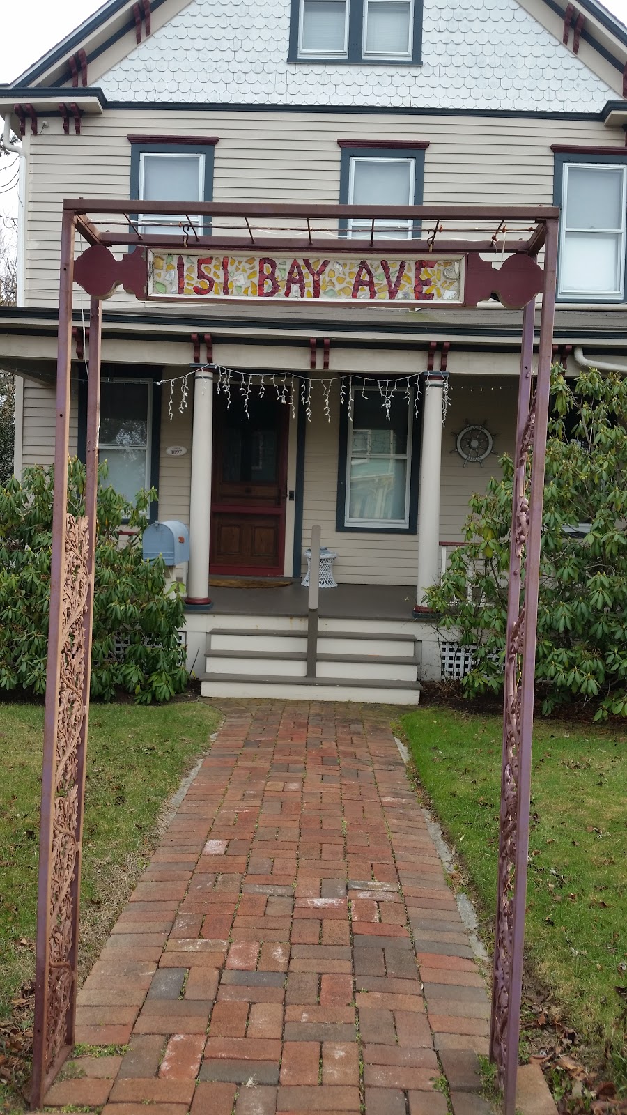Whalers Guest House | 151 Bay Ave, Greenport, NY 11944 | Phone: (631) 477-1837