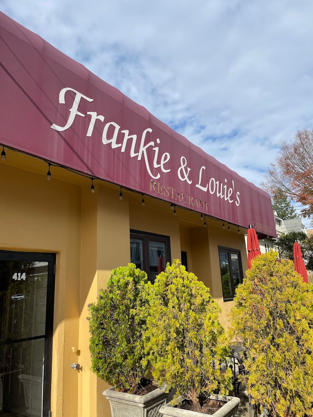 Frankie & Louies | 414 Willett Ave, Port Chester, NY 10573 | Phone: (914) 939-0202