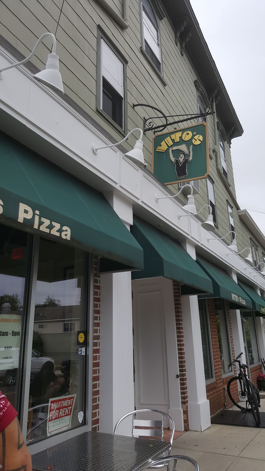 Vitos Pizza | 4 N Main St, Pennington, NJ 08534 | Phone: (609) 737-8520