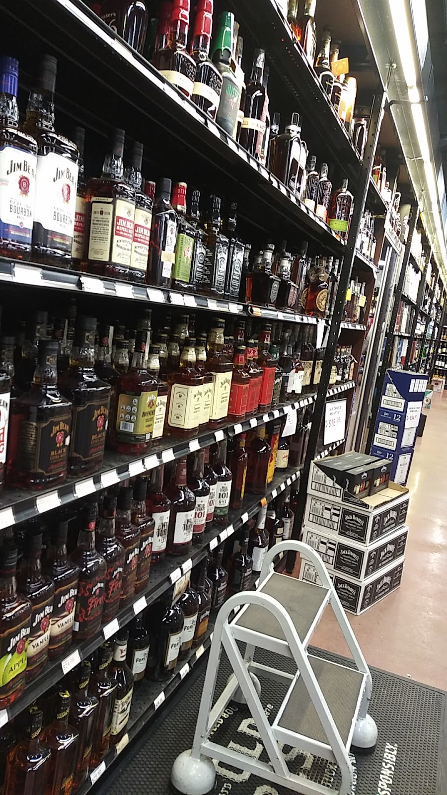 Cappys Warehouse Wine & Spirits | 670 Merrick Rd, Lynbrook, NY 11563 | Phone: (516) 256-0444