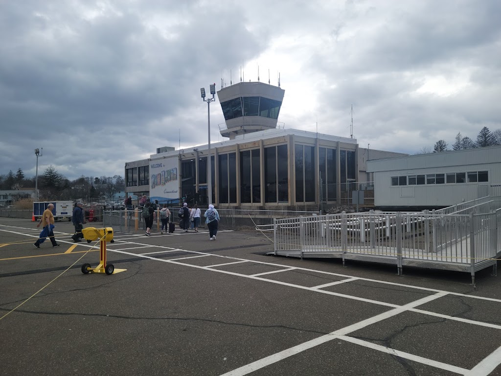 Tweed New Haven Airport | 155 Burr St, New Haven, CT 06512 | Phone: (203) 466-8888