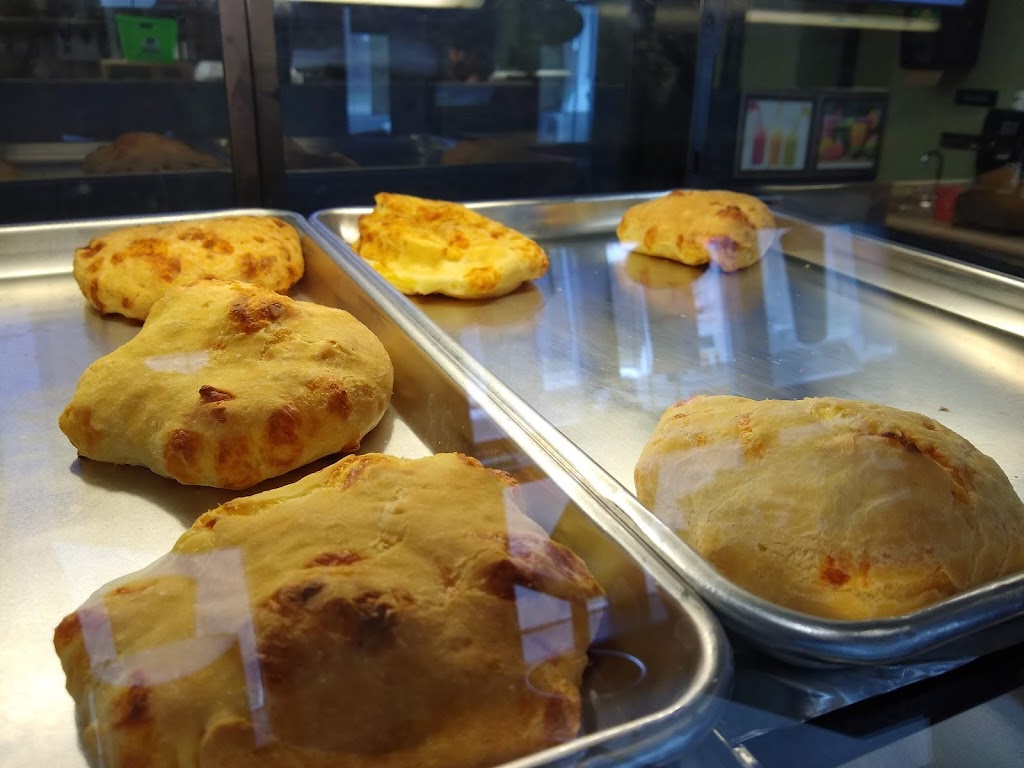 Cheese Bread Factory | 286 S Main St, Newtown, CT 06470 | Phone: (203) 270-7002