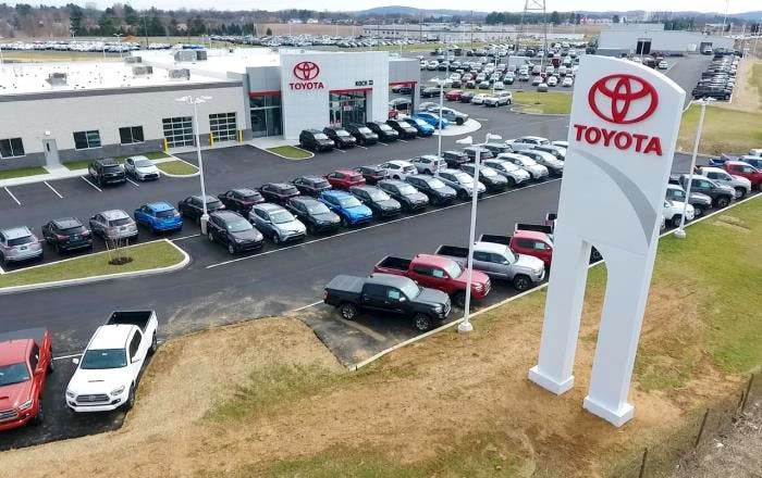 Koch 33 Toyota Service Center | 3816 Hecktown Rd Suite C, Easton, PA 18045 | Phone: (610) 810-1118