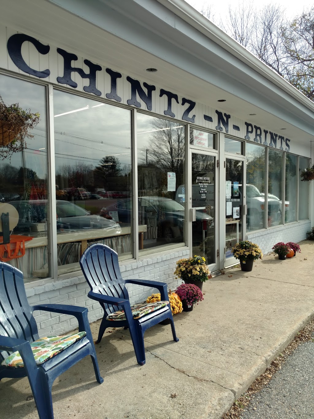 Chintz-N-Prints | 39 S Main St, Newtown, CT 06470 | Phone: (203) 364-5333