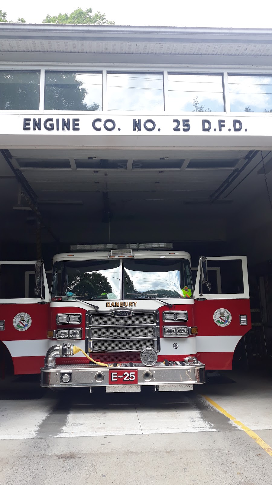 Danbury Fire Dept. Engine Co. #25 | 171 S King St, Danbury, CT 06811 | Phone: (203) 796-1550