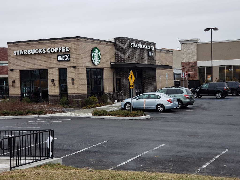 Starbucks | 2015 Broadhollow Road, Broadhollow Rd, Farmingdale, NY 11735 | Phone: (631) 755-0028