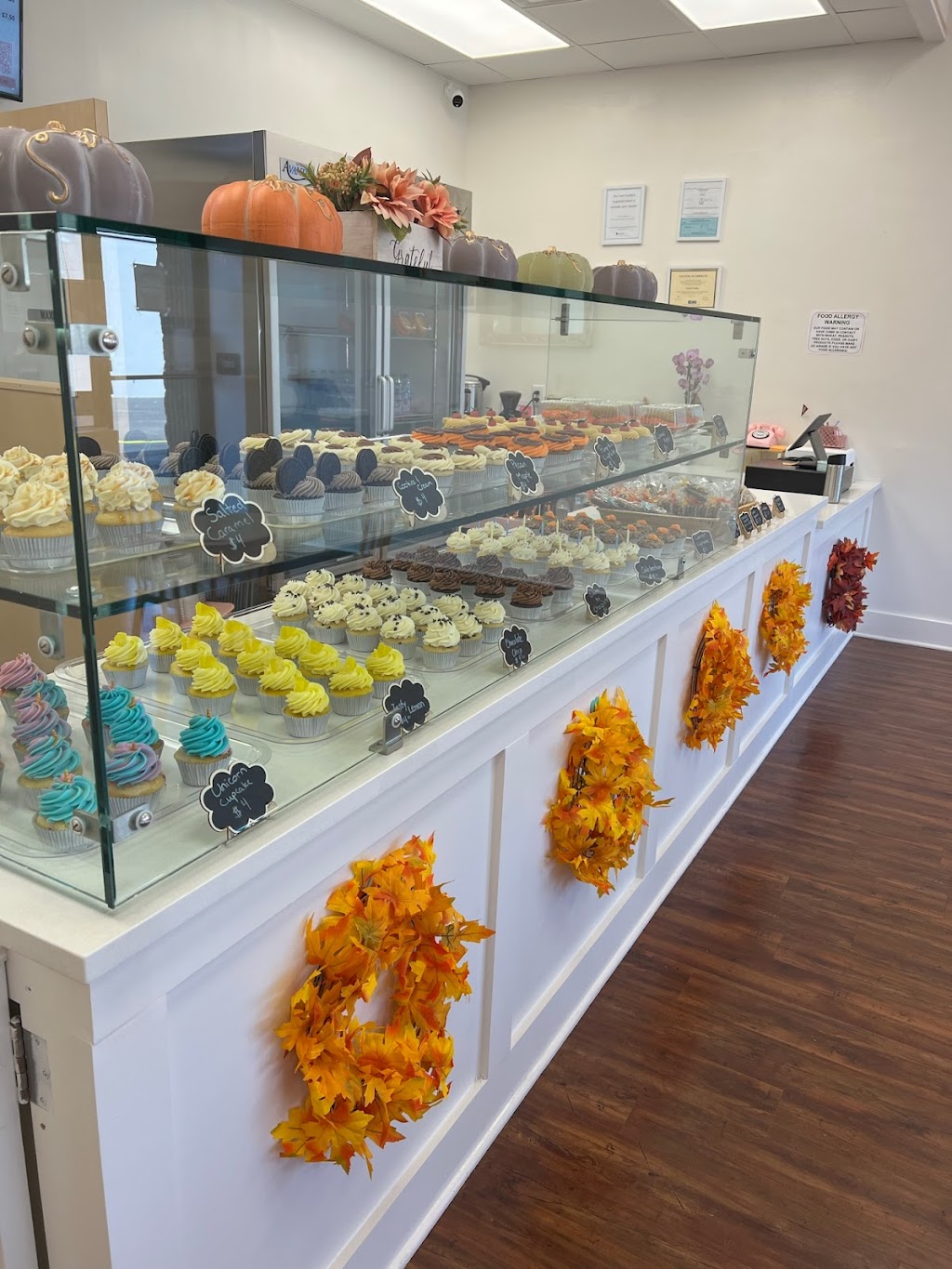 Cupcake Sisters | 364 Wilmington West Chester Pike Ste A5, Glen Mills, PA 19342 | Phone: (484) 800-8940