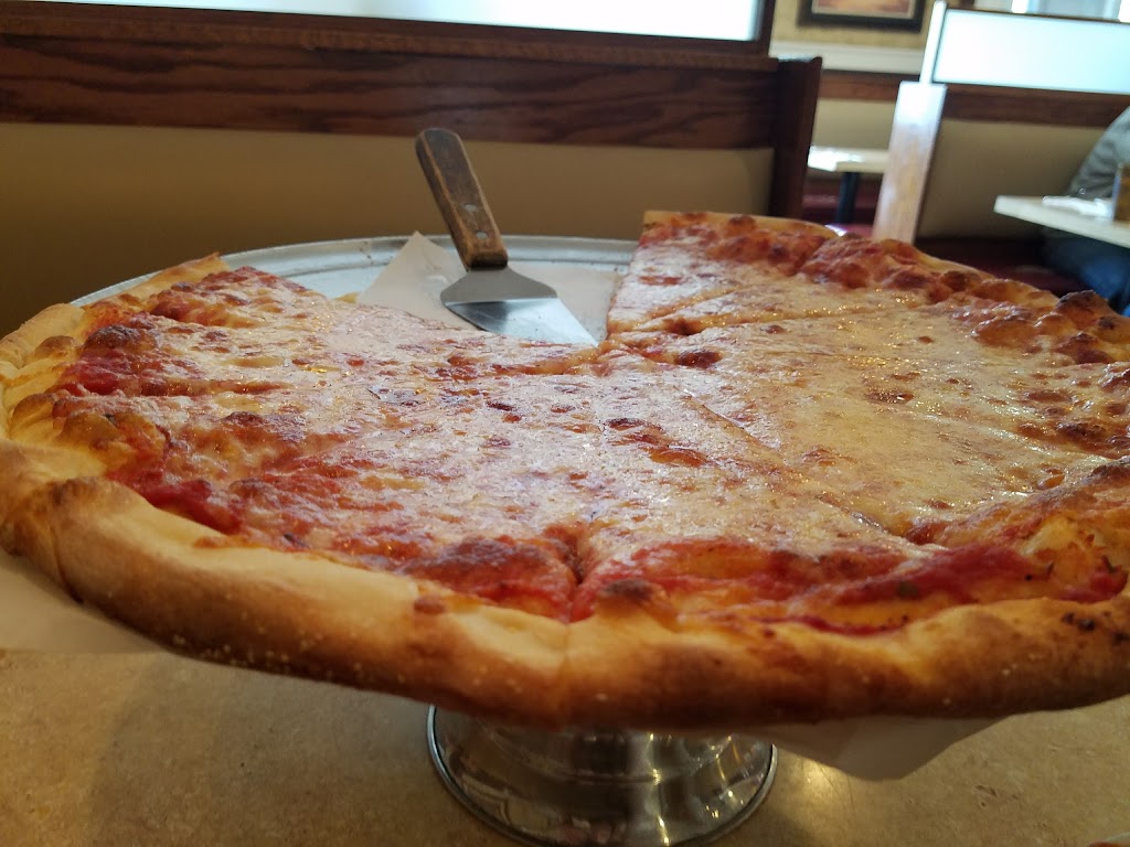 Hometown Pizza II | Kasznay Shopping Center, 157 Litchfield Rd # 1, Harwinton, CT 06791 | Phone: (860) 485-2786