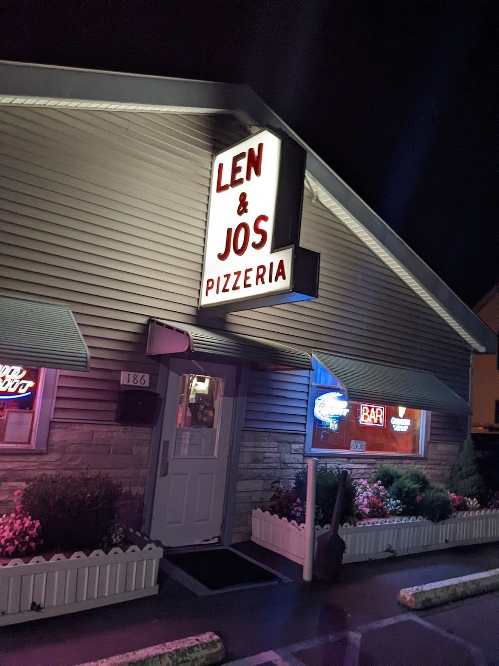 Len & Jos Bar and Restaurant | 186 W Main St, Port Jervis, NY 12771 | Phone: (845) 856-8021