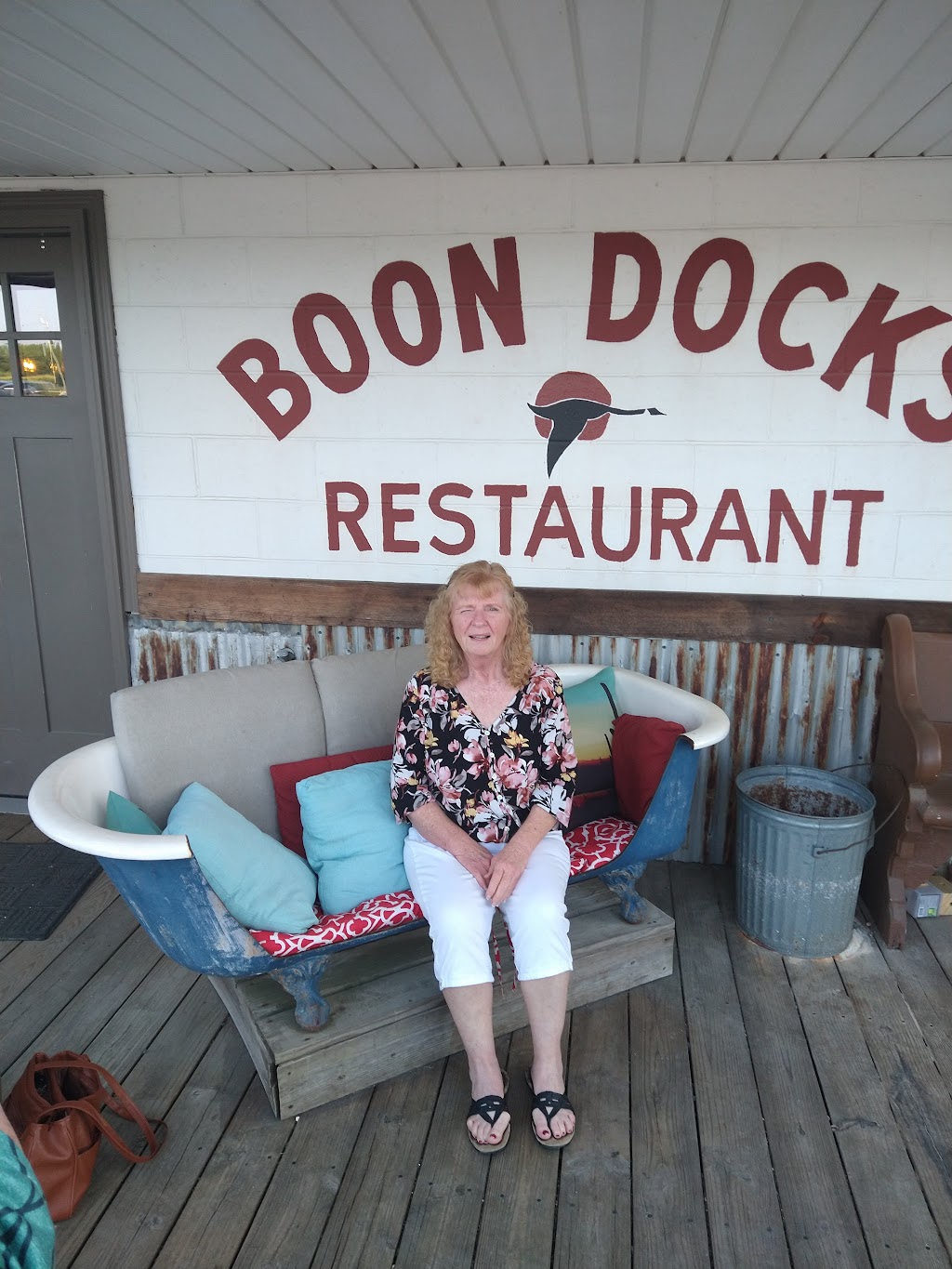 Boondocks Restaurant & Package Store | 825 Lighthouse Rd, Smyrna, DE 19977 | Phone: (302) 653-6962