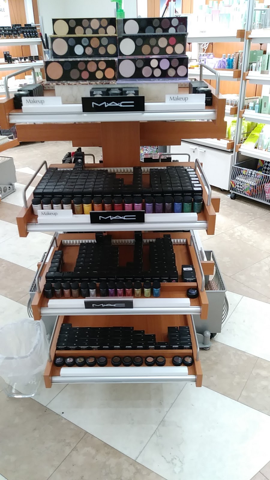 The Cosmetics Company Store | 18 Lightcap Rd Ste 1121 Suite 1121, Pottstown, PA 19464 | Phone: (610) 970-2812