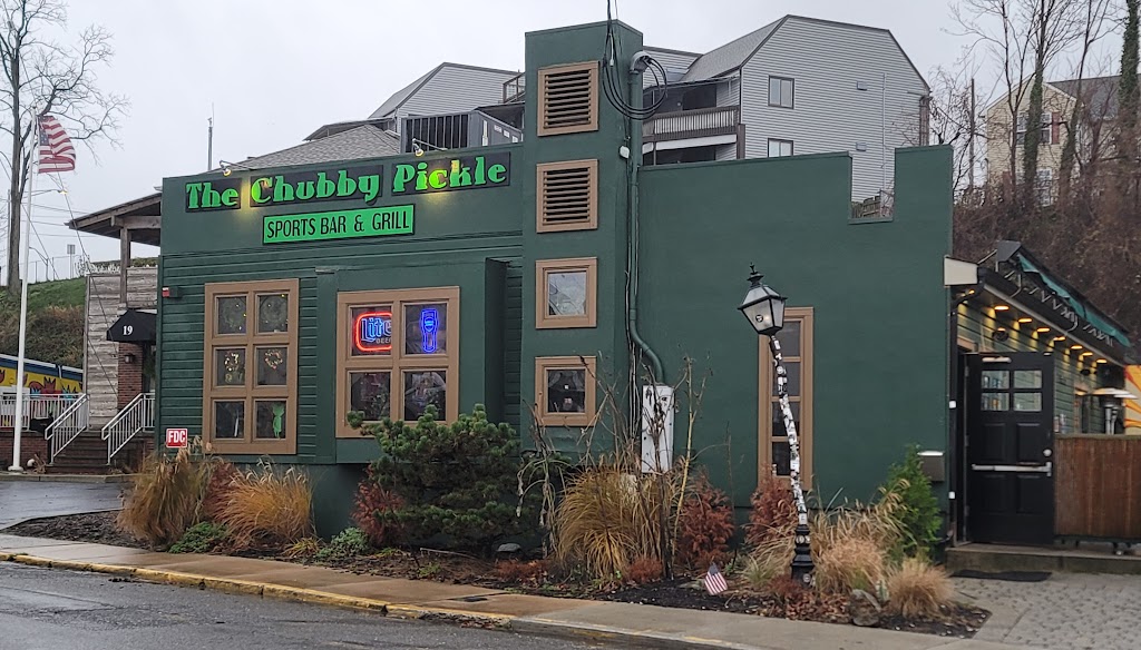 The Chubby Pickle | 23 Bay Ave, Highlands, NJ 07732 | Phone: (732) 872-7000